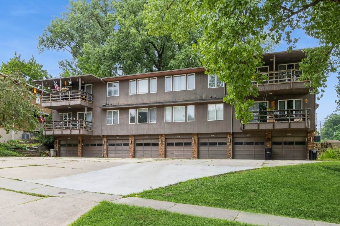 1714 Pikes Peak Court - Photo 1
