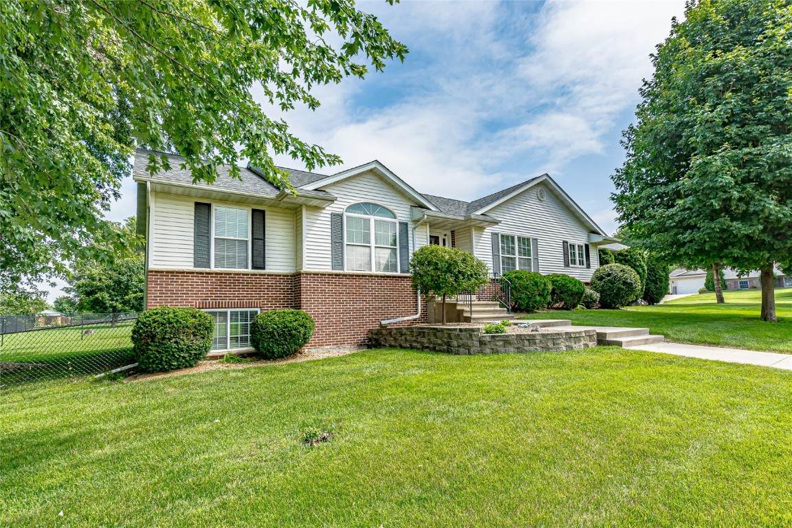 401 Rosedale Drive - Photo 1