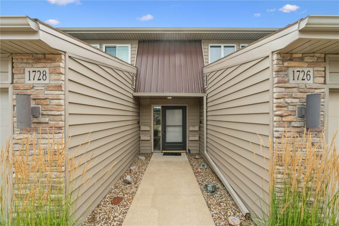 1724 Applewood Place - Photo 1
