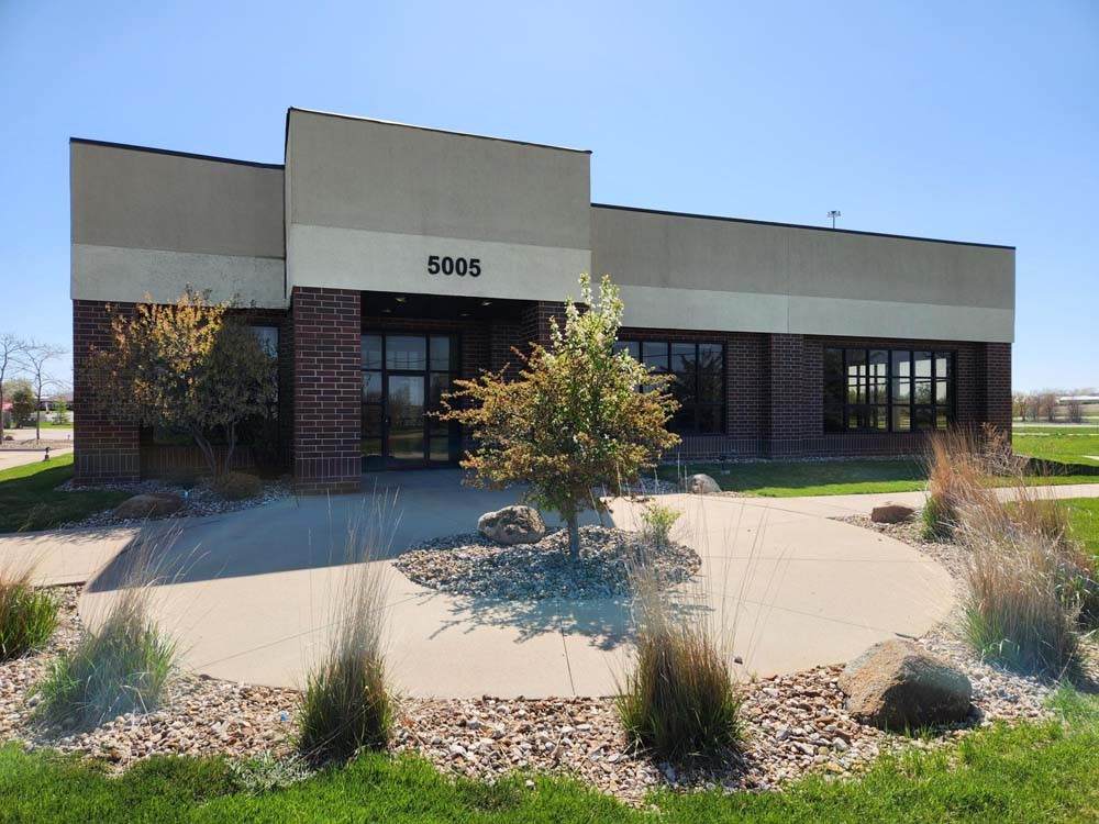 5005 Bowling Street - Photo 1