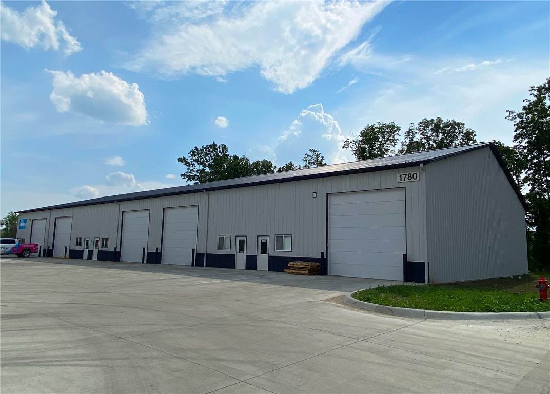 1780 Robins Road - Photo 1