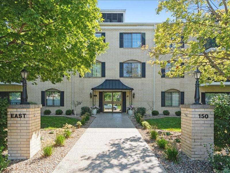 150 Thompson Drive - Photo 1