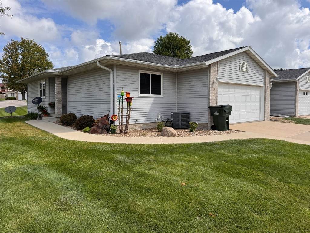 3405 Queen Drive - Photo 1