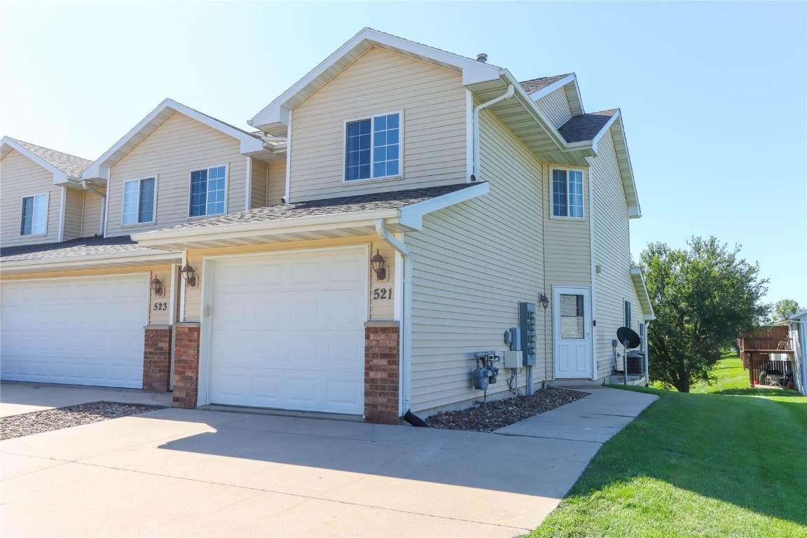 521 Goldfinch Dr - Photo 1