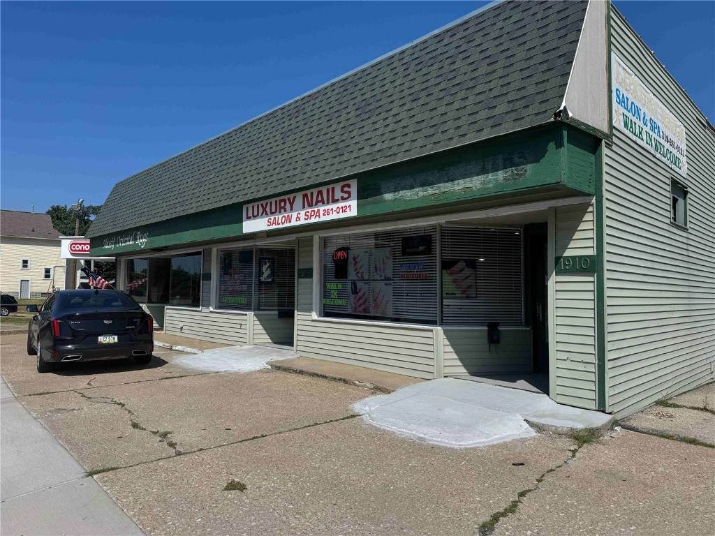 https://bt-photos.global.ssl.fastly.net/cedarrapids/orig_boomver_1_2507666-2.jpg