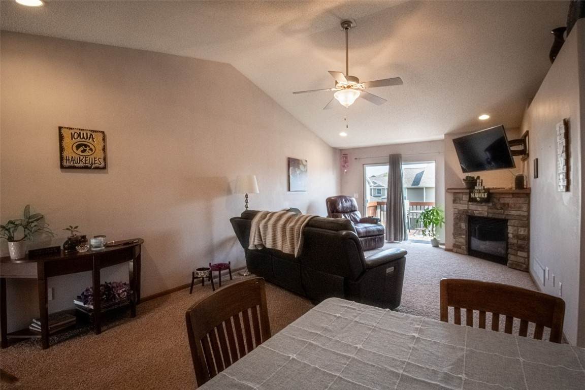 https://bt-photos.global.ssl.fastly.net/cedarrapids/orig_boomver_1_2507828-2.jpg