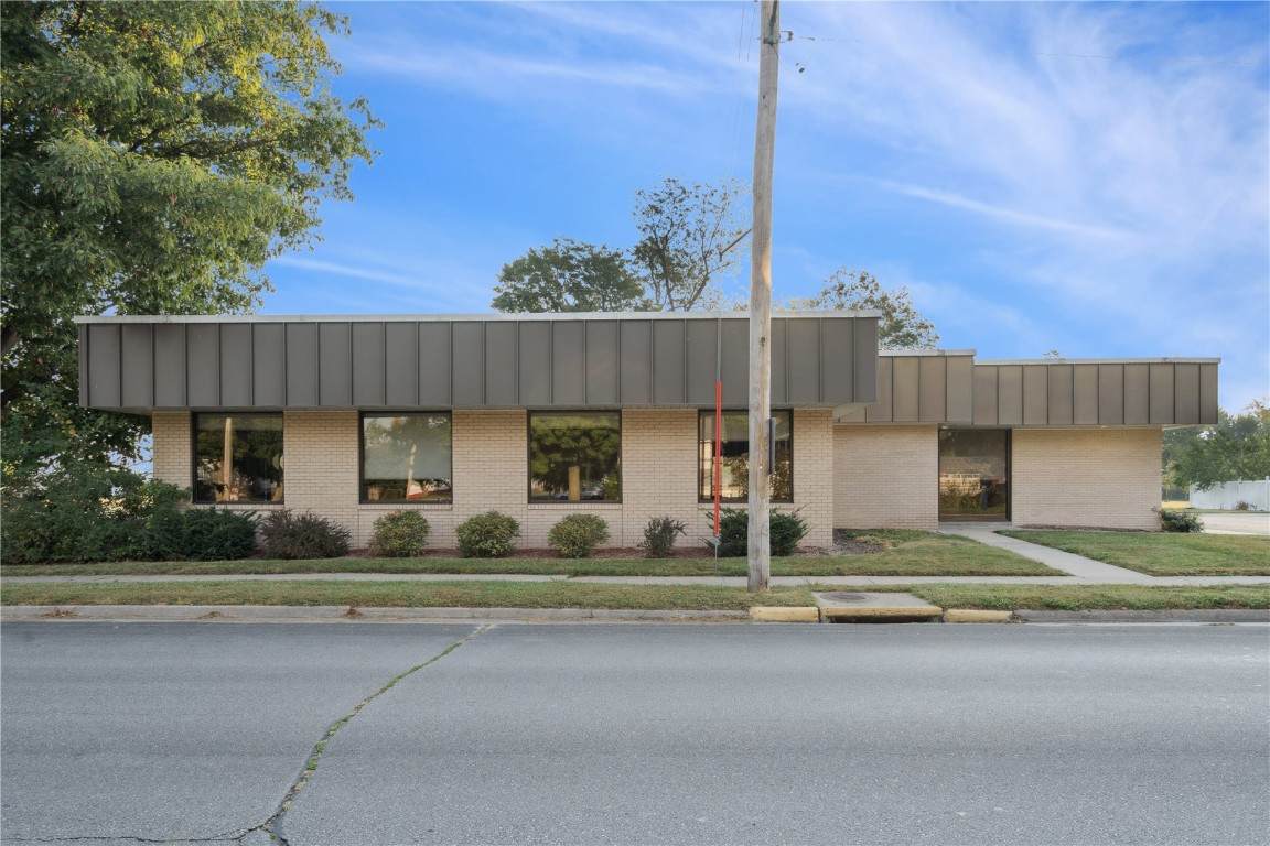 606 1st Street - Photo 1
