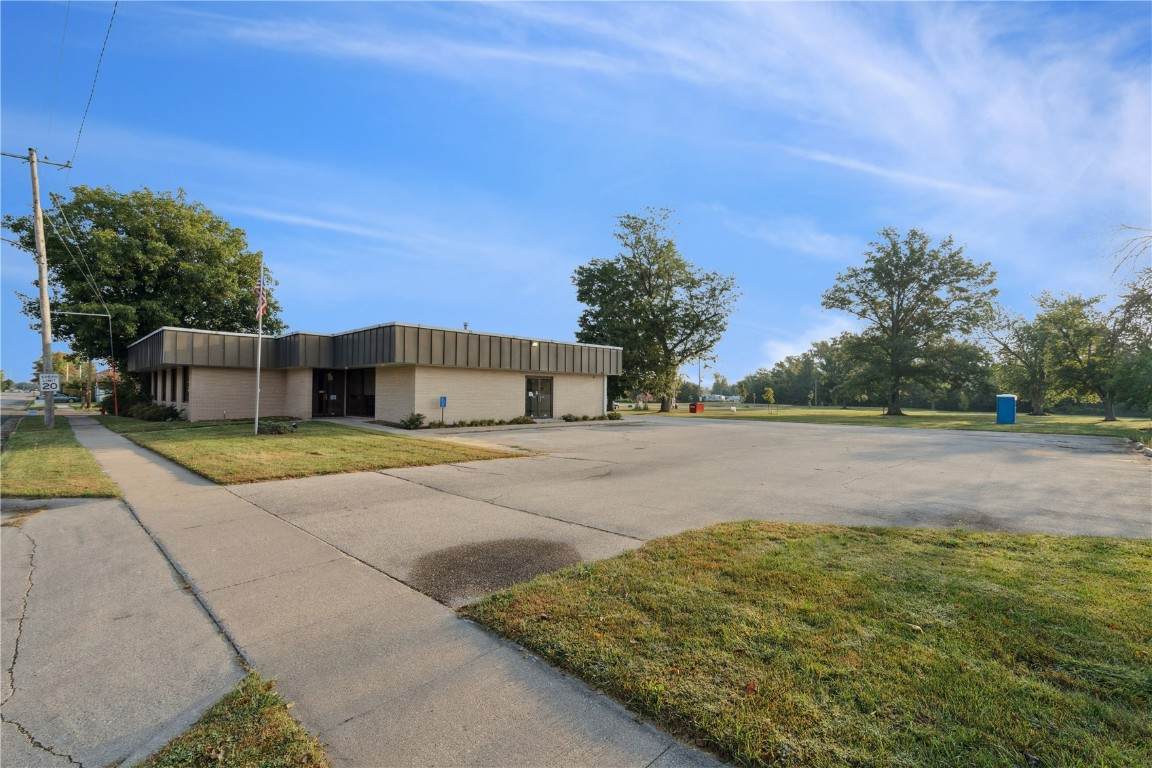 https://bt-photos.global.ssl.fastly.net/cedarrapids/orig_boomver_1_2507887-2.jpg