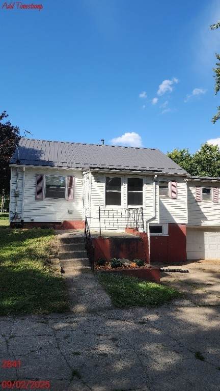 501 N Division St - Photo 1