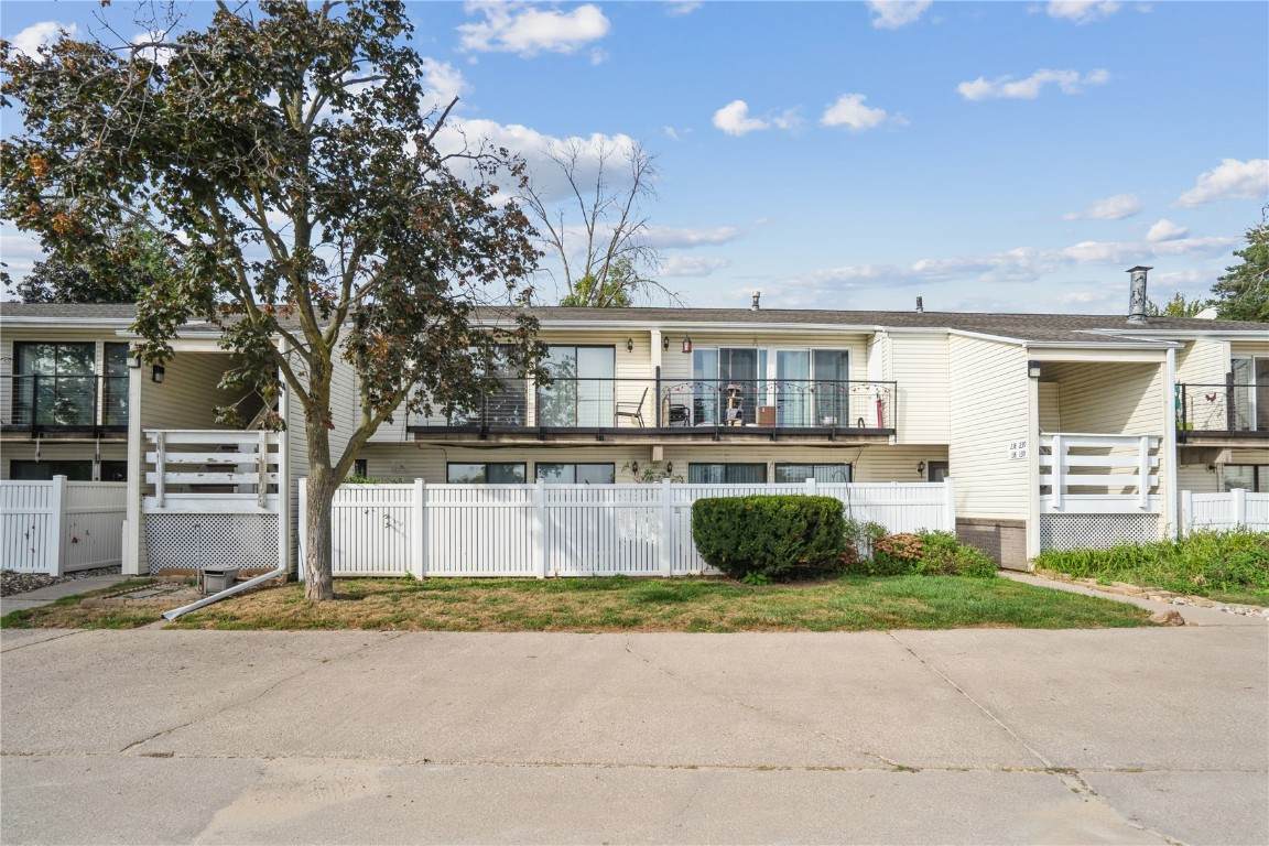 2955 Bowling Street - Photo 1