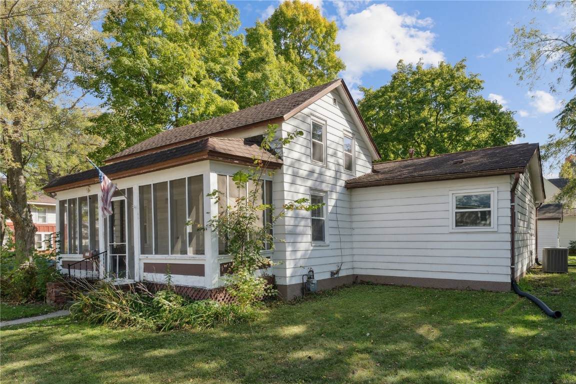 519 3rd Street - Photo 1