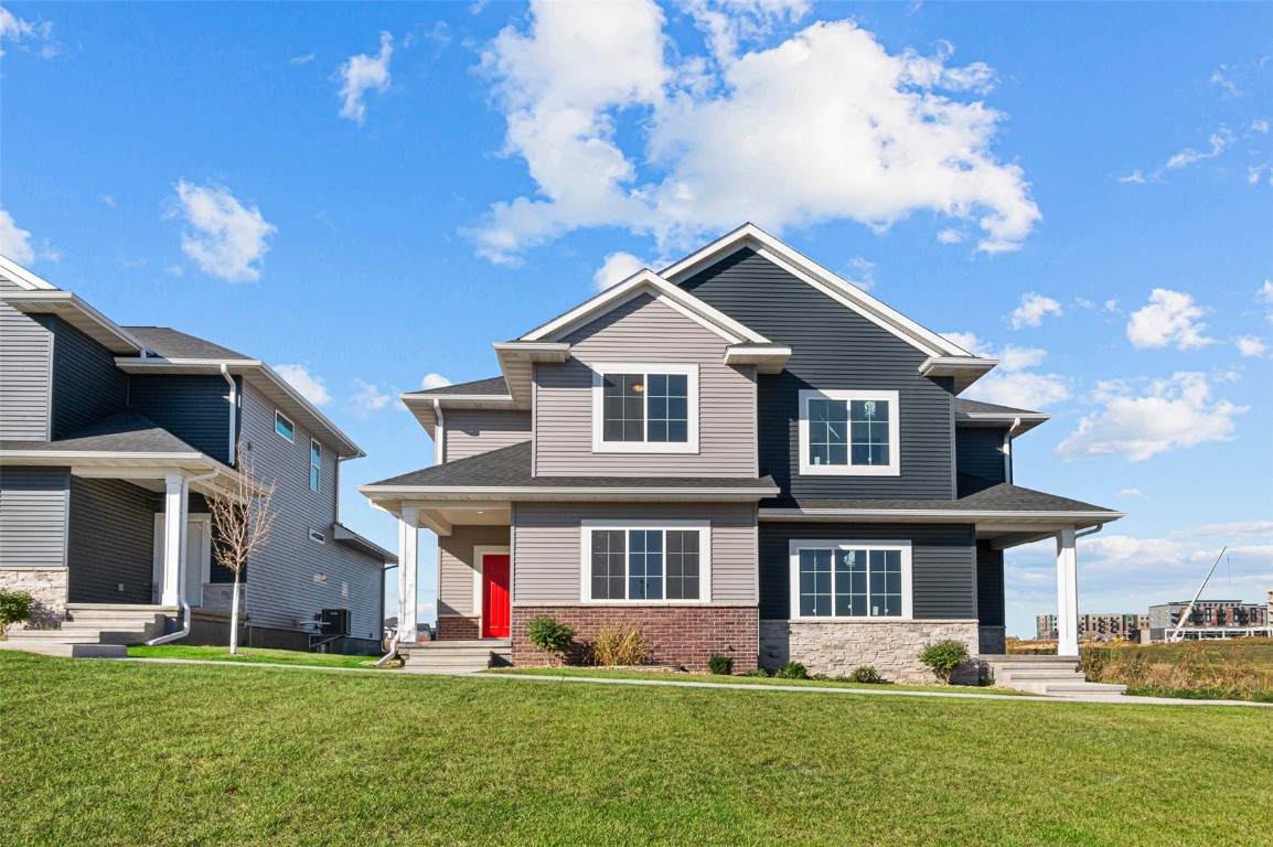 639 Catherine Drive - Photo 1