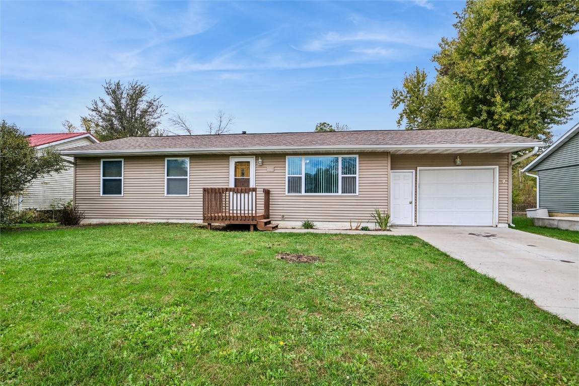 146 Circle Drive - Photo 1