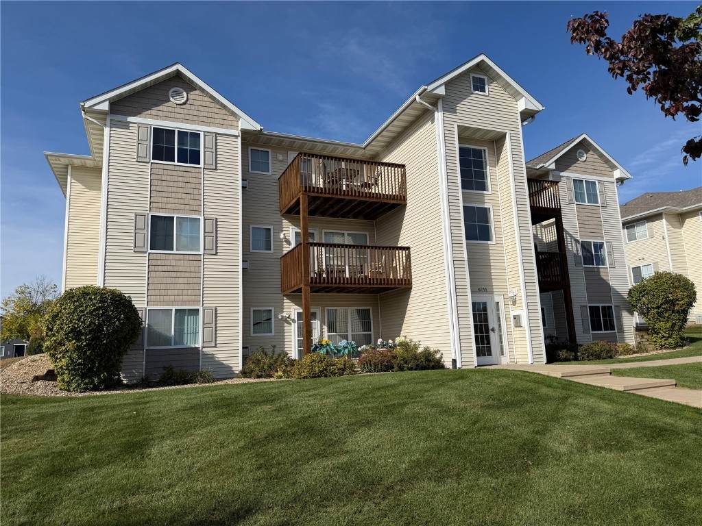 6715 Creekside Drive - Photo 1