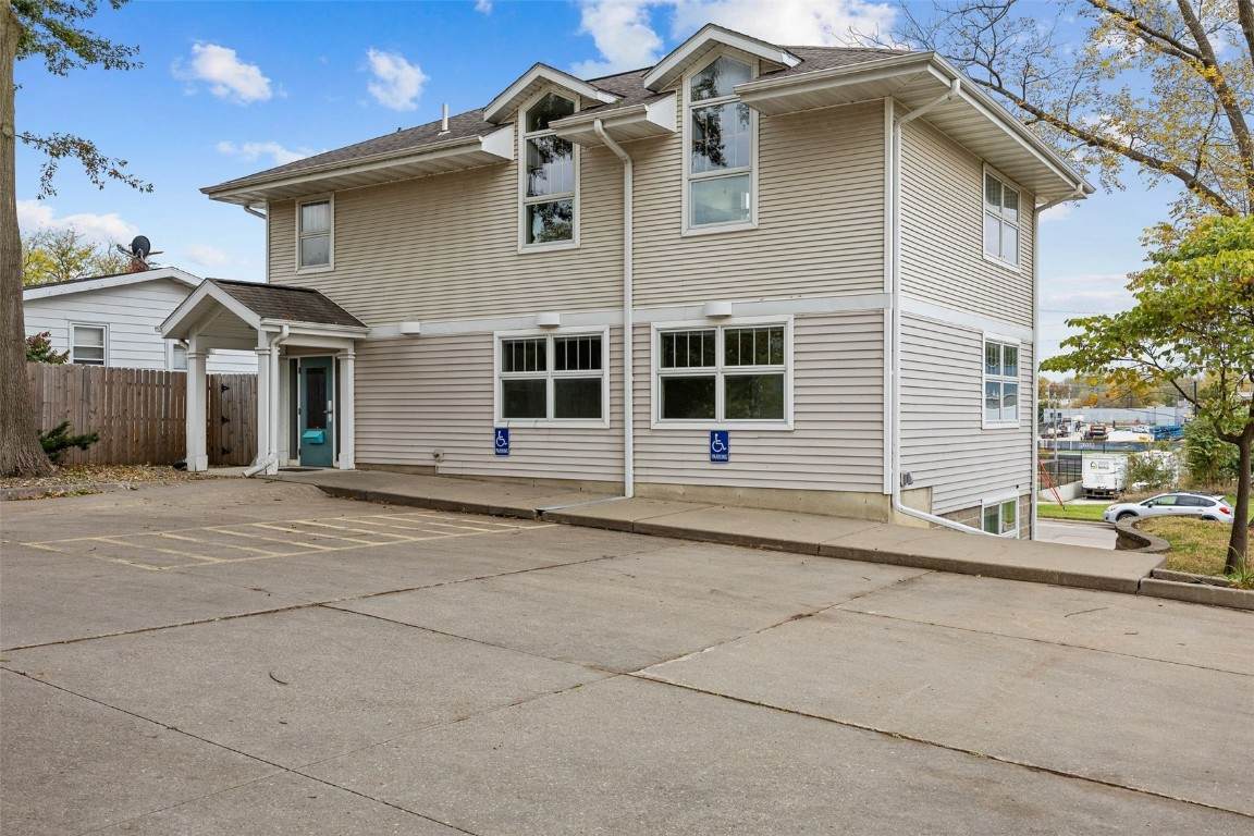 1841 E Ave Ne - Photo 1