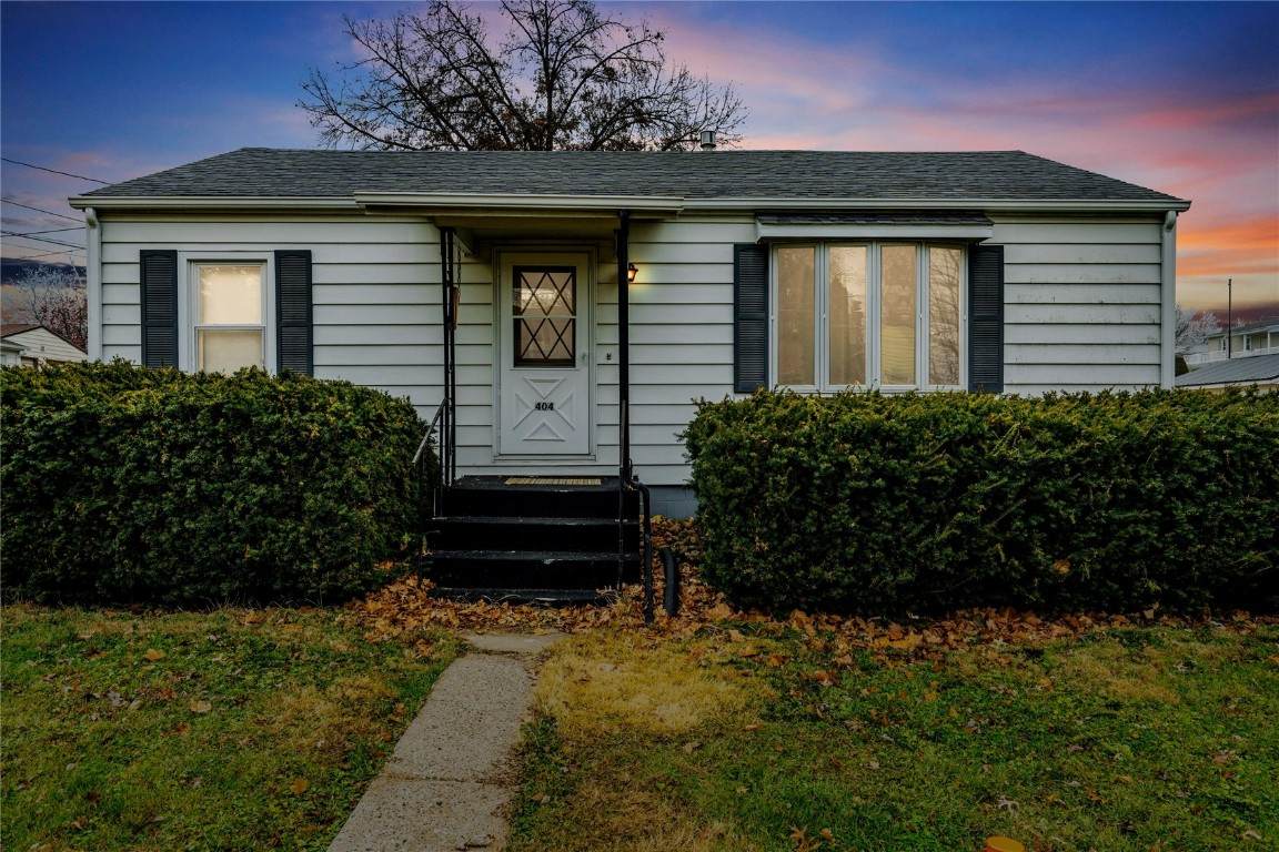 404 Sycamore Street - Photo 1