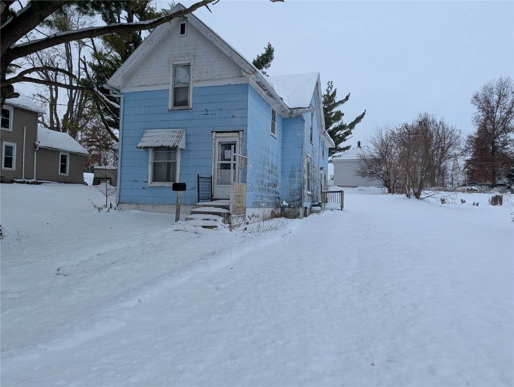 1612 9th Avenue - Photo 1