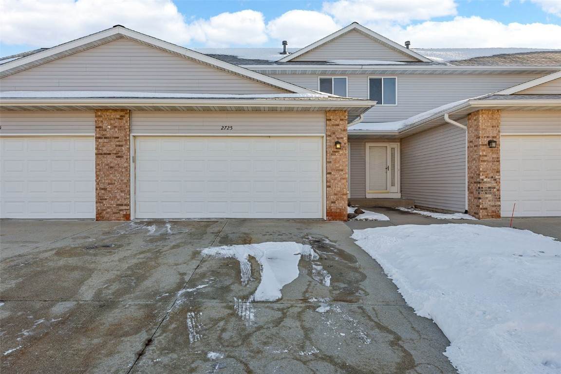 2725 Pheasant Ridge Court - Photo 1