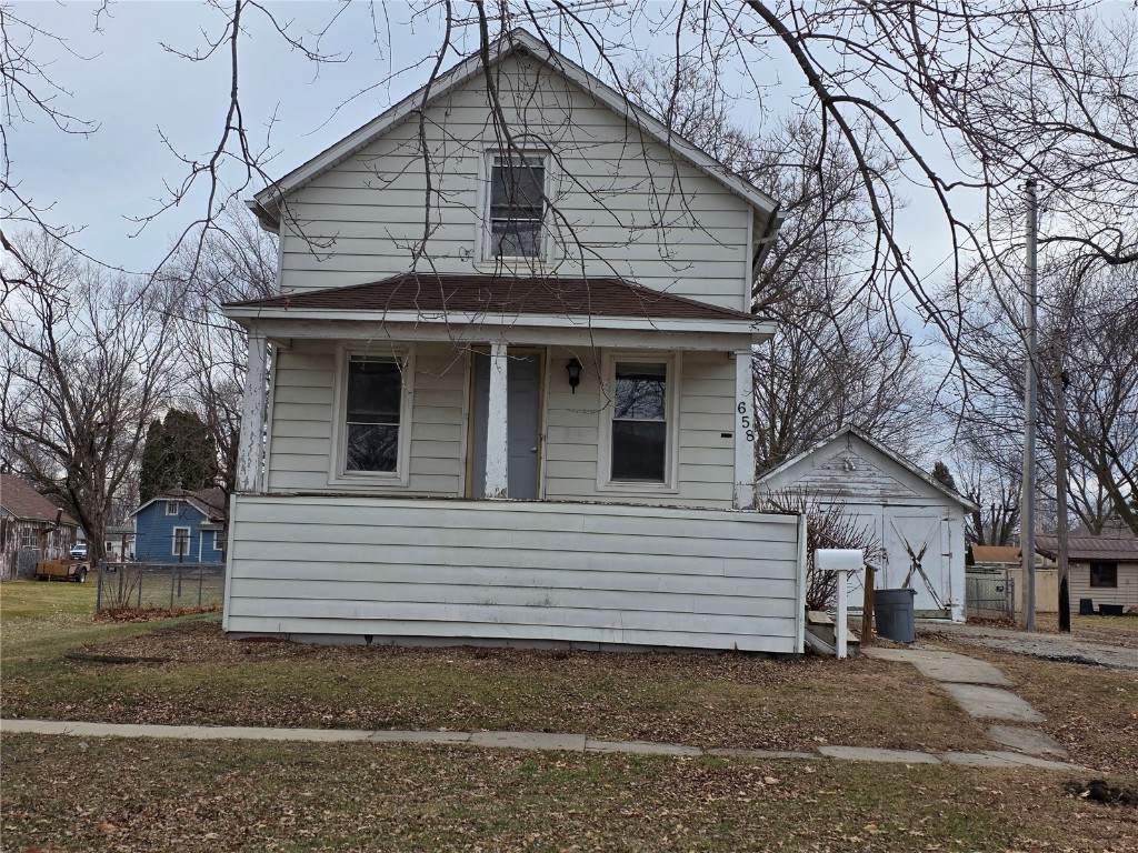 658 Marengo Avenue - Photo 1