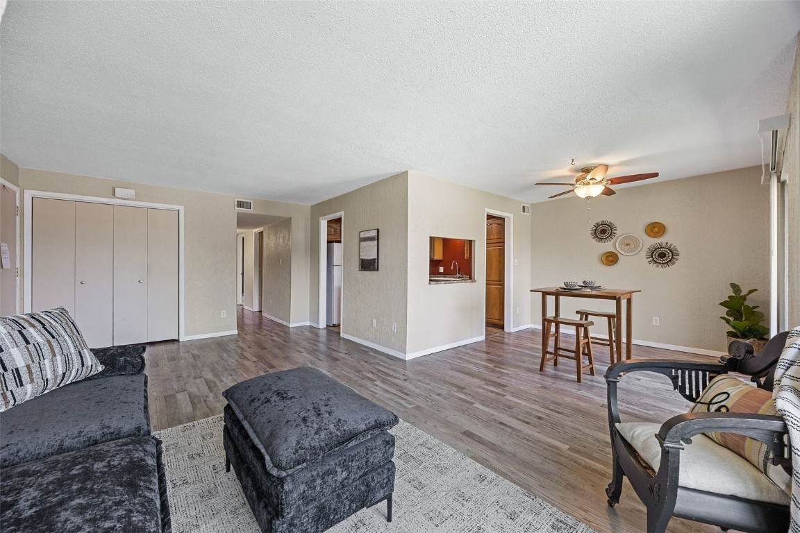 5712 Golden Court - Photo 1