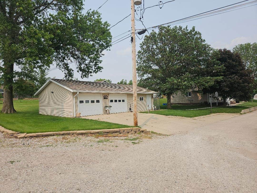 https://bt-photos.global.ssl.fastly.net/cedarrapids/orig_boomver_1_2601002-2.jpg
