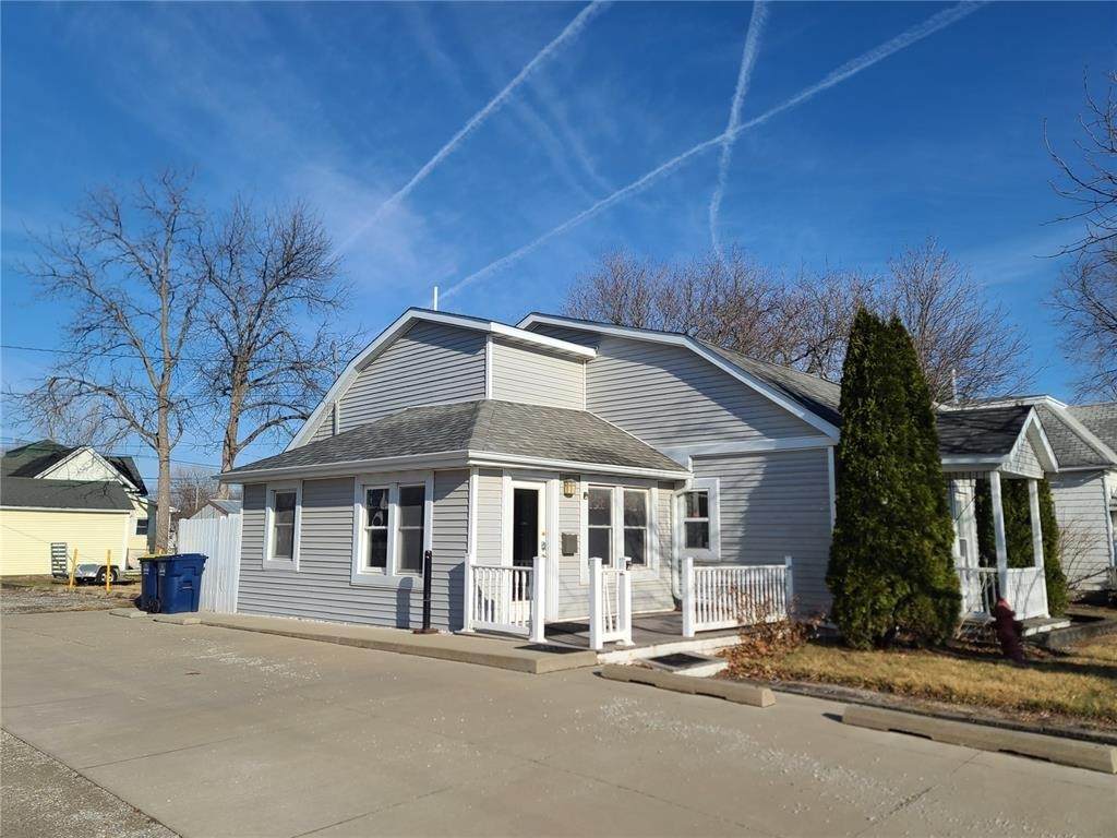 https://bt-photos.global.ssl.fastly.net/cedarrapids/orig_boomver_1_2601944-2.jpg