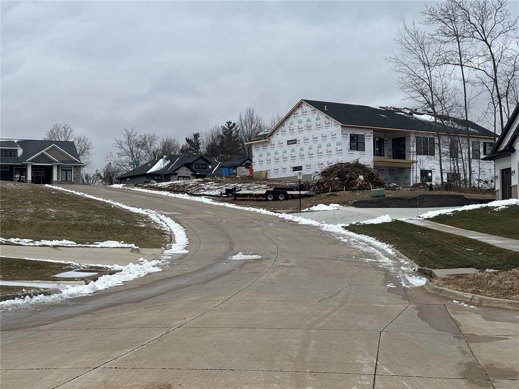 https://bt-photos.global.ssl.fastly.net/cedarrapids/orig_boomver_1_2601945-2.jpg