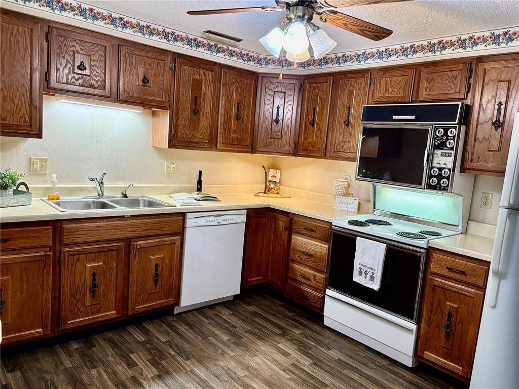 190 Cottage Grove Avenue - Photo 1