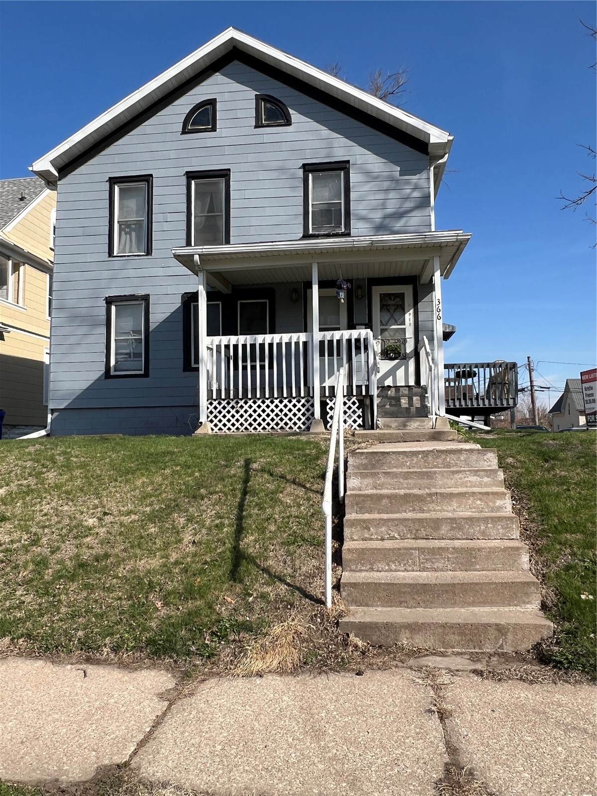 366 7TH Avenue - Photo 1