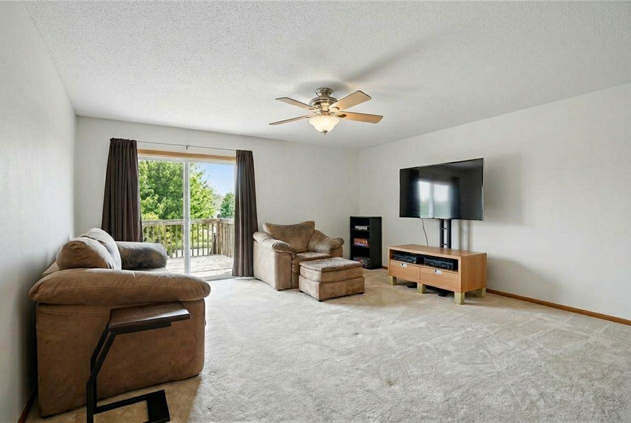 https://bt-photos.global.ssl.fastly.net/cedarrapids/1280_boomver_1_2602441-2.jpg
