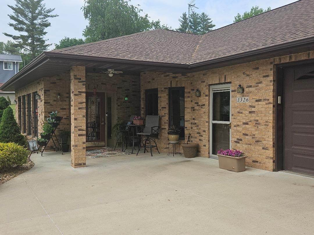 https://bt-photos.global.ssl.fastly.net/cedarrapids/orig_boomver_1_2602575-2.jpg