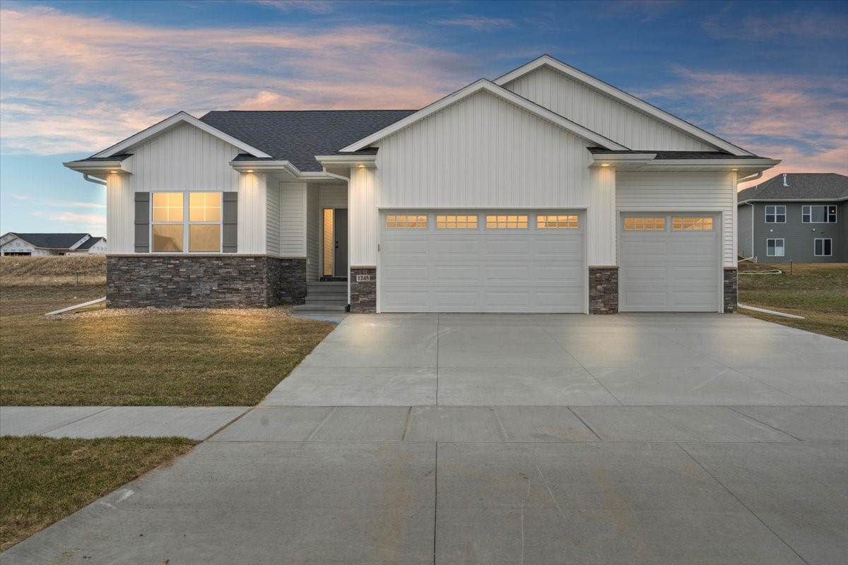 100 Seven Oaks Road - Photo 1