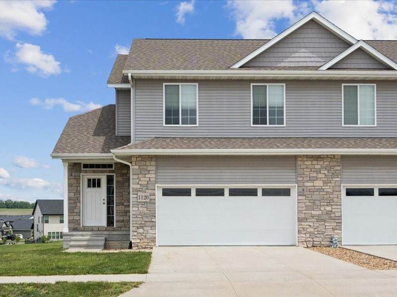 1120 Mary Lane - Photo 1