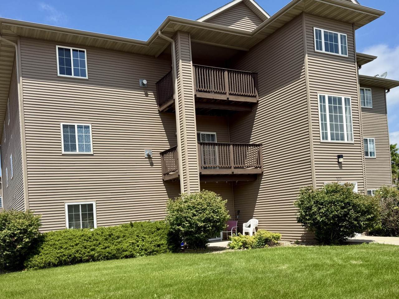 https://bt-photos.global.ssl.fastly.net/cedarrapids/orig_boomver_1_2604647-2.jpg