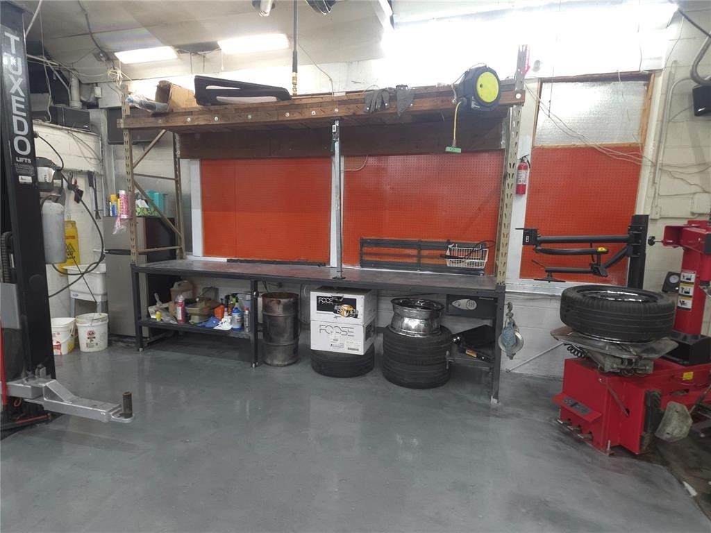 https://bt-photos.global.ssl.fastly.net/cedarrapids/orig_boomver_1_2605070-2.jpg