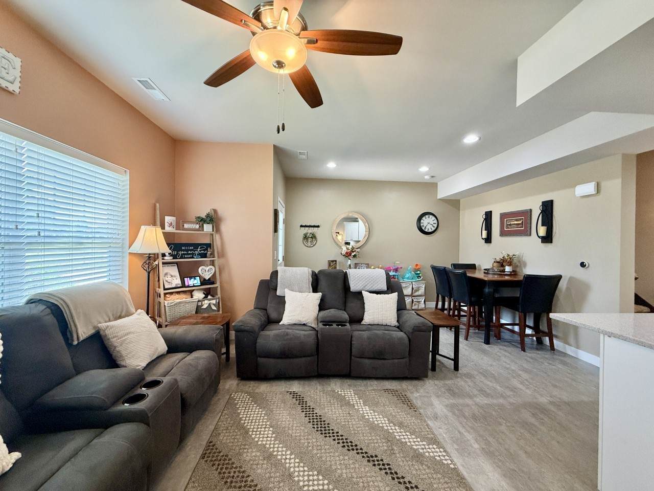 https://bt-photos.global.ssl.fastly.net/cedarrapids/orig_boomver_1_2605086-2.jpg