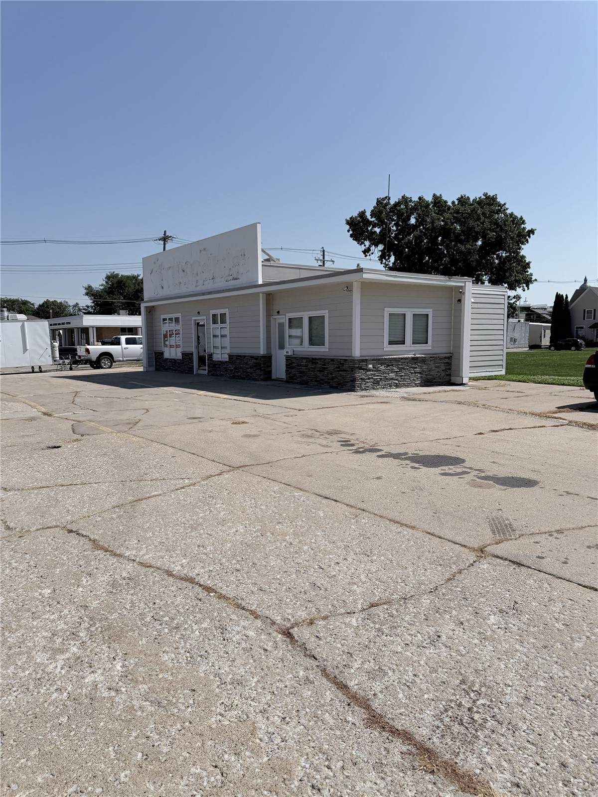 https://bt-photos.global.ssl.fastly.net/cedarrapids/1280_boomver_1_2605100-2.jpg