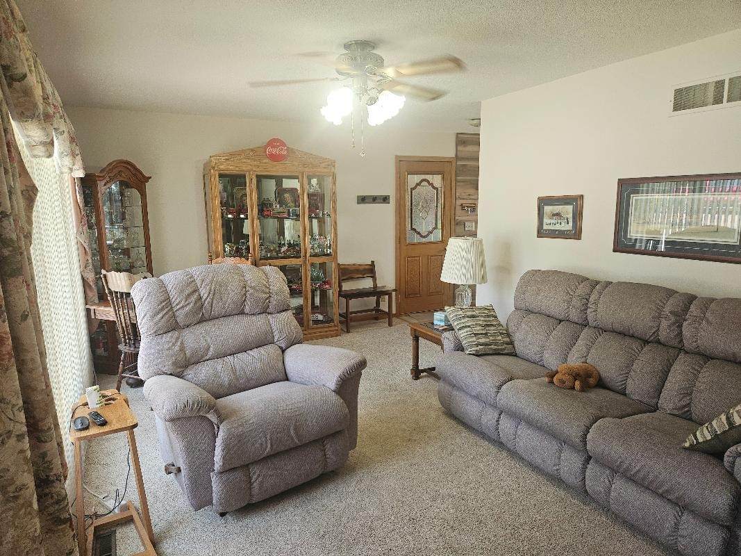 https://bt-photos.global.ssl.fastly.net/cedarrapids/orig_boomver_1_2605441-2.jpg