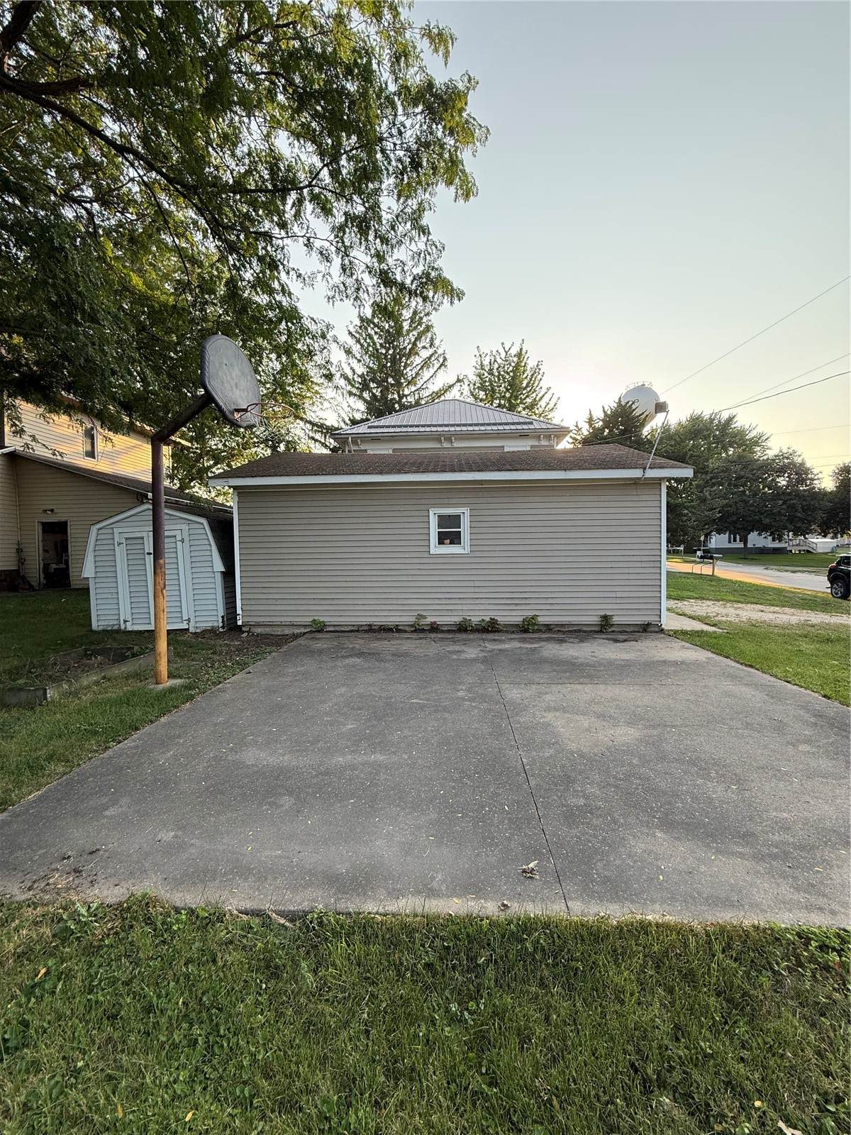 https://bt-photos.global.ssl.fastly.net/cedarrapids/1280_boomver_1_2605454-2.jpg