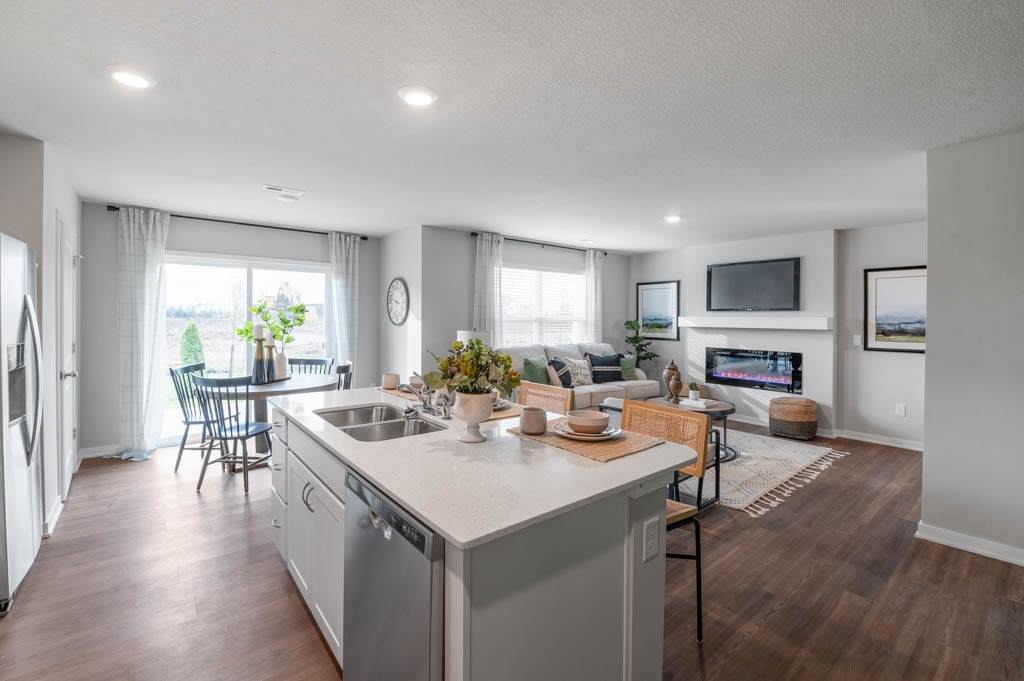 https://bt-photos.global.ssl.fastly.net/cedarrapids/orig_boomver_1_2605724-2.jpg