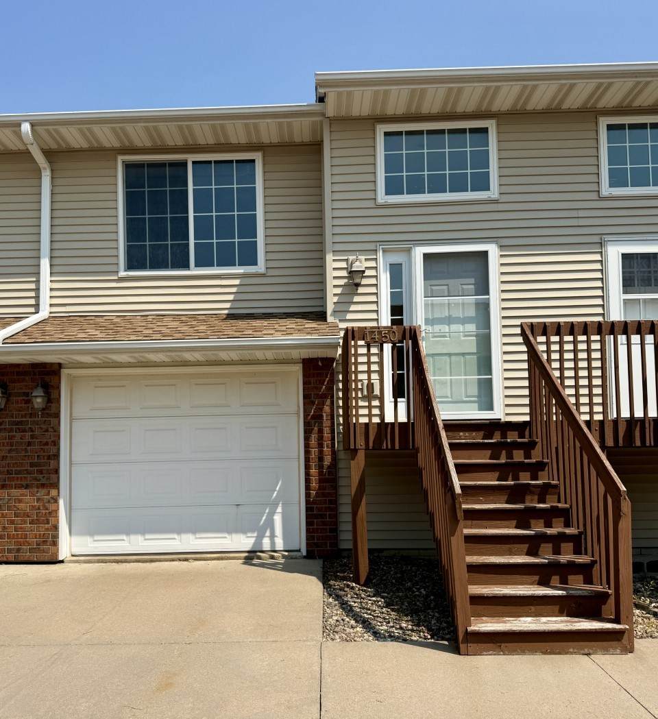 1450 Easton Lane - Photo 1