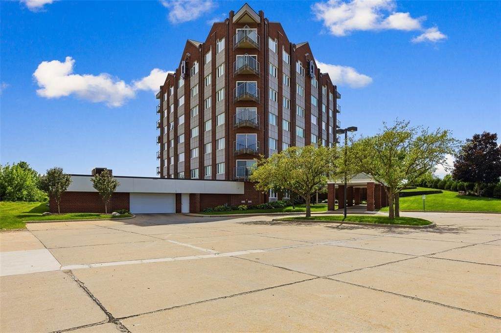 https://bt-photos.global.ssl.fastly.net/cedarrapids/orig_boomver_1_2606015-2.jpg