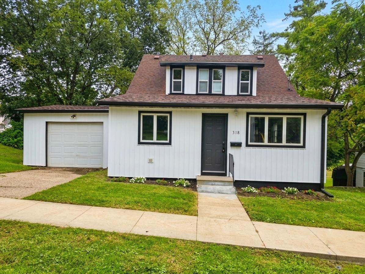 318 4th Street - Photo 1