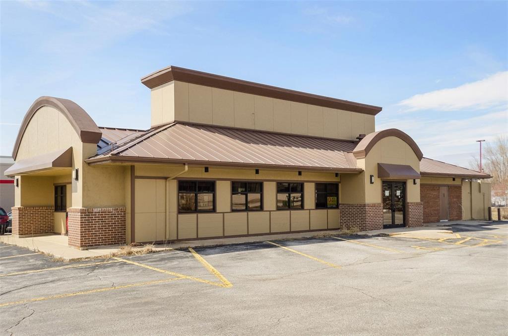 6130 University Avenue - Photo 1