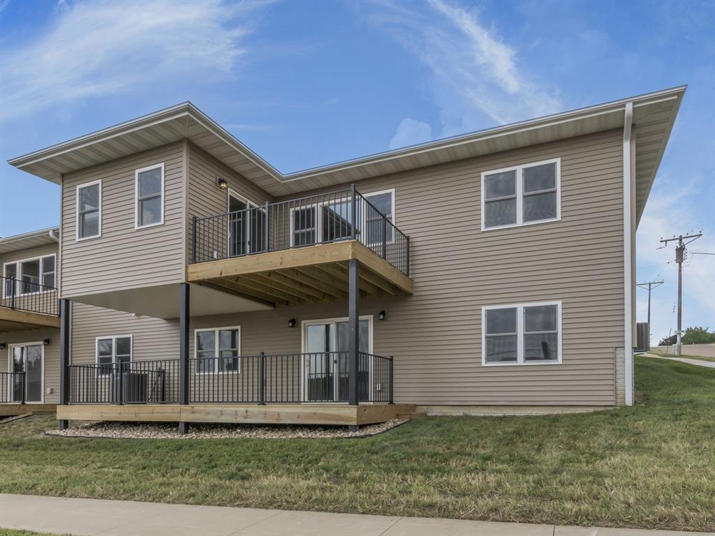 202 Tuttle Street - Photo 1