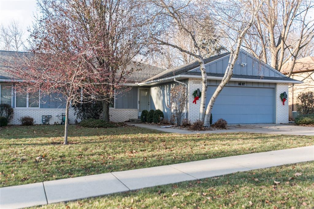 1537 Matterhorn Drive - Photo 1