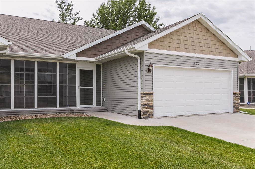 809 Crescent View Drive - Photo 1