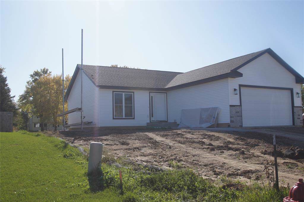 801 Waveland Court - Photo 1