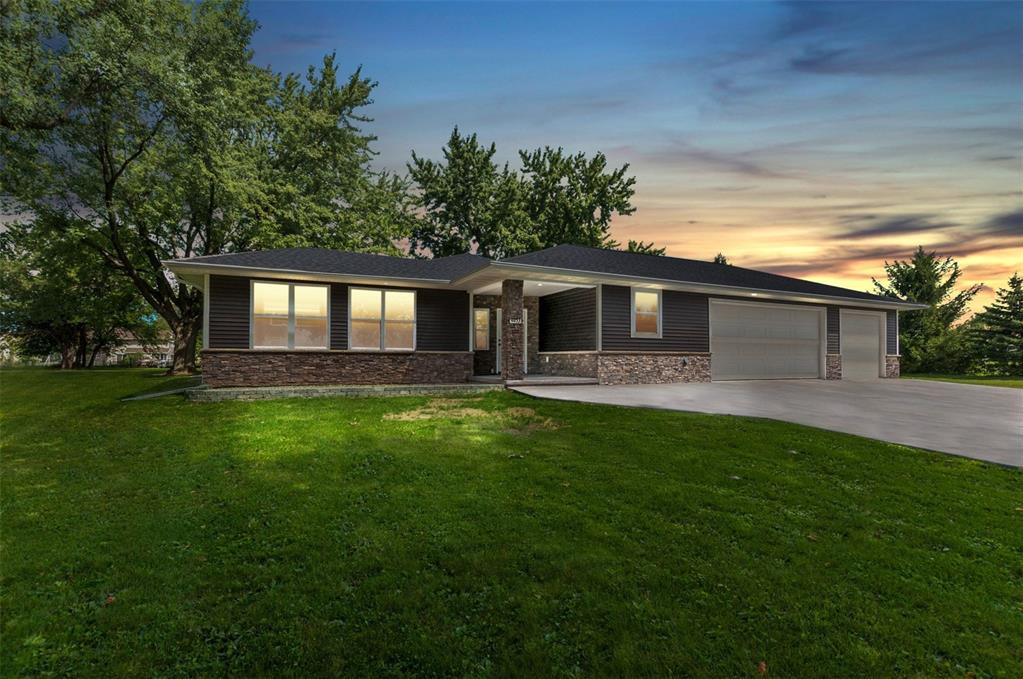 4053 Alburnett Road - Photo 1