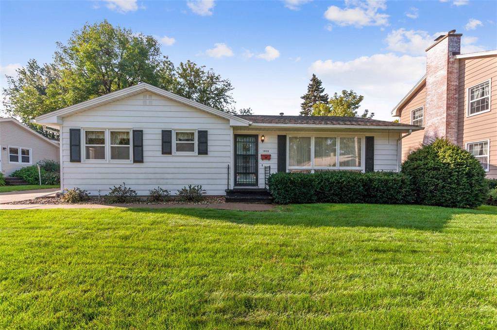 1505 Country Club Drive - Photo 1